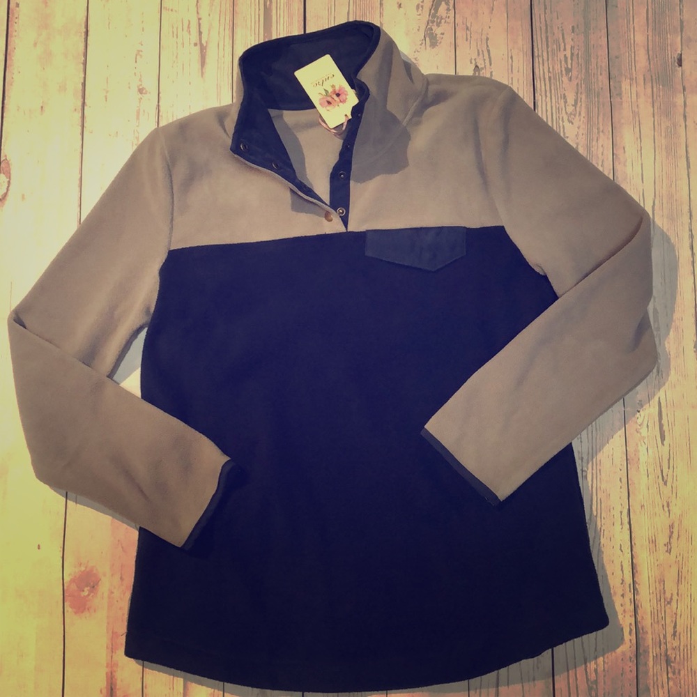 Long sleeve fleece pullover